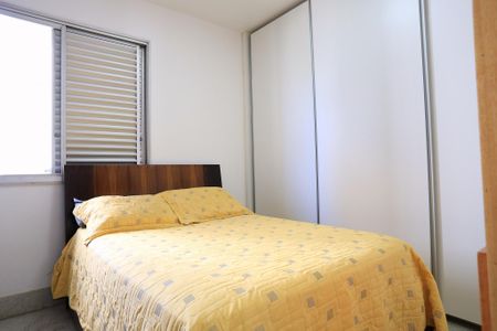 Apartamento para alugar com 260m², 4 quartos e 3 vagas Apartamento para alugar com 260m², 4 quartos e 3 vagasQuarto 2