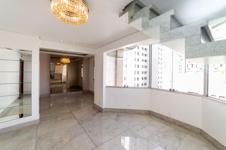Apartamento para alugar com 260m², 3 quartos e 3 vagas Apartamento para alugar com 260m², 3 quartos e 3 vagasSala