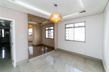 Apartamento para alugar com 260m², 3 quartos e 3 vagas Apartamento para alugar com 260m², 3 quartos e 3 vagasSala