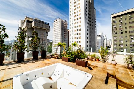 Apartamento para alugar com 260m², 3 quartos e 3 vagas Apartamento para alugar com 260m², 3 quartos e 3 vagasCobertura