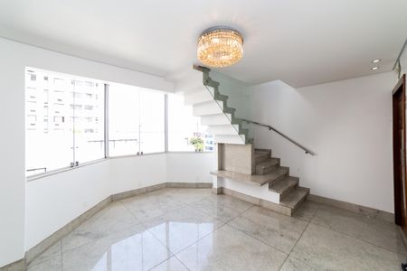 Apartamento para alugar com 260m², 3 quartos e 3 vagas Apartamento para alugar com 260m², 3 quartos e 3 vagasSala