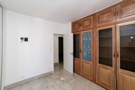 Apartamento para alugar com 260m², 3 quartos e 3 vagas Apartamento para alugar com 260m², 3 quartos e 3 vagasQuarto 2