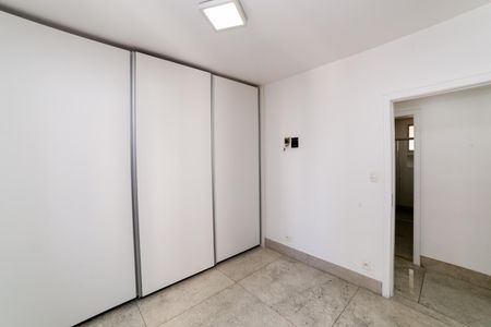 Apartamento para alugar com 260m², 3 quartos e 3 vagas Apartamento para alugar com 260m², 3 quartos e 3 vagasQuarto 2