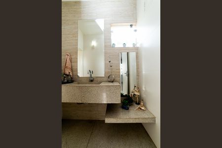 Apartamento para alugar com 260m², 3 quartos e 3 vagas Apartamento para alugar com 260m², 3 quartos e 3 vagasLavabo