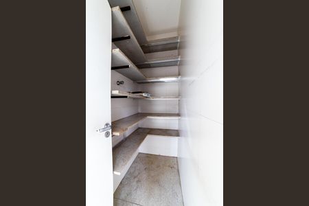 Apartamento para alugar com 260m², 3 quartos e 3 vagas Apartamento para alugar com 260m², 3 quartos e 3 vagasDespensa
