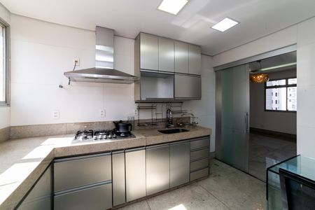 Apartamento para alugar com 260m², 3 quartos e 3 vagas Apartamento para alugar com 260m², 3 quartos e 3 vagasCozinha