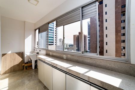 Apartamento para alugar com 260m², 3 quartos e 3 vagas Apartamento para alugar com 260m², 3 quartos e 3 vagasÁrea de Serviço