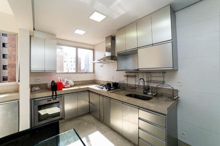 Apartamento para alugar com 260m², 3 quartos e 3 vagas Apartamento para alugar com 260m², 3 quartos e 3 vagasCozinha