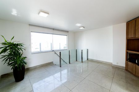 Apartamento para alugar com 260m², 3 quartos e 3 vagas Apartamento para alugar com 260m², 3 quartos e 3 vagasSala de TV
