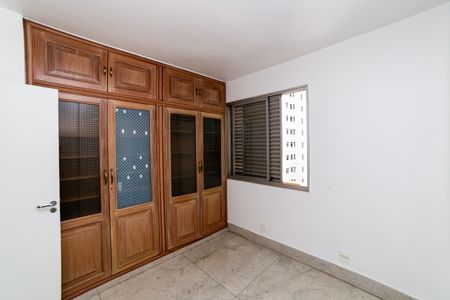 Apartamento para alugar com 260m², 3 quartos e 3 vagas Apartamento para alugar com 260m², 3 quartos e 3 vagasQuarto 2