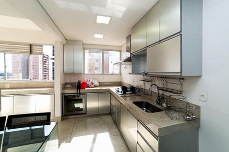 Apartamento para alugar com 260m², 3 quartos e 3 vagas Apartamento para alugar com 260m², 3 quartos e 3 vagasCozinha