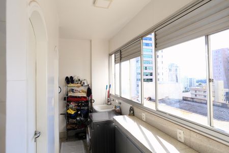 Apartamento para alugar com 260m², 4 quartos e 3 vagas Apartamento para alugar com 260m², 4 quartos e 3 vagasÁrea de Serviço