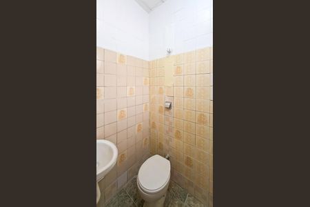 Casa para alugar com 50m², 1 quarto e sem vaga Casa para alugar com 50m², 1 quarto e sem vagaBanheiro