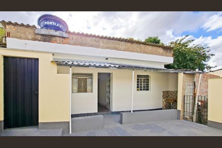 Casa para alugar com 50m², 1 quarto e sem vaga Casa para alugar com 50m², 1 quarto e sem vagaQuintal