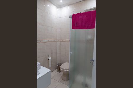 Casa à venda com 136m², 2 quartos e 2 vagas Casa à venda com 136m², 2 quartos e 2 vagasBanheiro