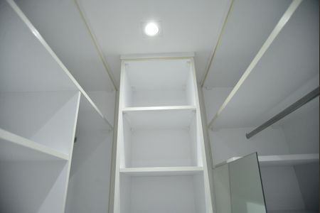 Apartamento à venda com 190m², 3 quartos e 3 vagasCloset da Suíte