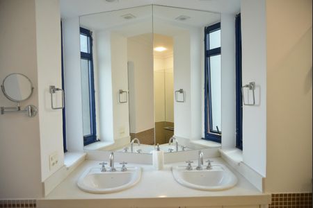 Apartamento à venda com 190m², 3 quartos e 3 vagasBanheiro da Suíte