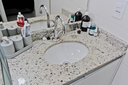 Apartamento à venda com 55m², 2 quartos e 1 vaga Apartamento à venda com 55m², 2 quartos e 1 vagaBanheiro da Suíte