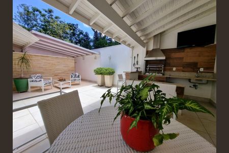 Casa à venda com 133m², 3 quartos e 2 vagas