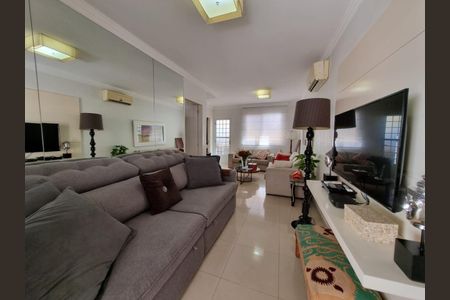 Casa à venda com 133m², 3 quartos e 2 vagas