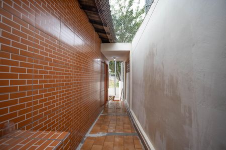 Casa à venda com 56m², 3 quartos e 2 vagasCorredor
