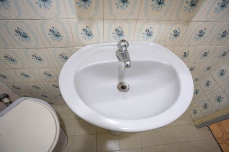 Casa à venda com 56m², 3 quartos e 2 vagasBanheiro