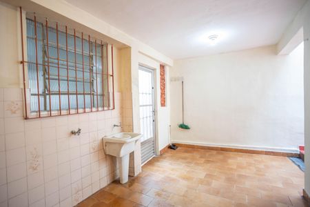 Casa à venda com 56m², 3 quartos e 2 vagasÁrea de serviço