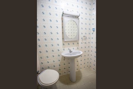 Casa à venda com 56m², 3 quartos e 2 vagasBanheiro