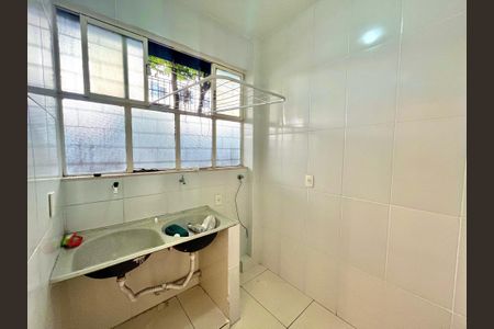 Apartamento para alugar com 70m², 2 quartos e 1 vagaÁrea de Serviço