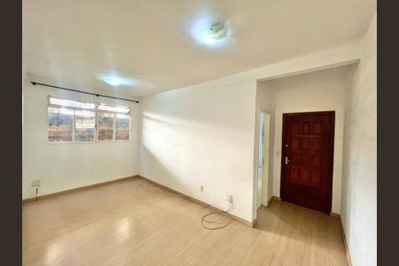 Apartamento para alugar com 70m², 2 quartos e 1 vagaSala