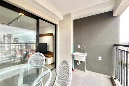 Apartamento à venda com 35m², 1 quarto e sem vaga Apartamento à venda com 35m², 1 quarto e sem vagaVaranda