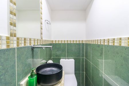 Casa de condomínio à venda com 127m², 3 quartos e 2 vagasLavabo