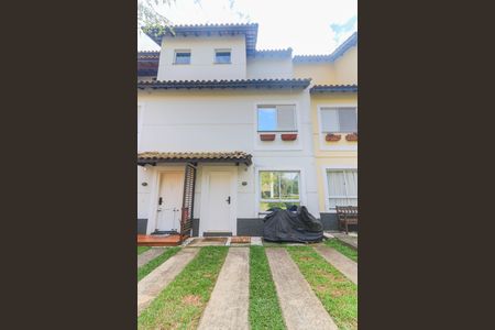 Casa de condomínio à venda com 127m², 3 quartos e 2 vagasFachada