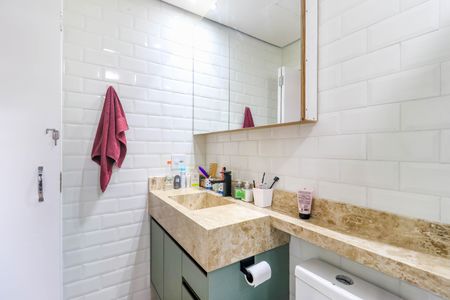 Casa de condomínio à venda com 127m², 3 quartos e 2 vagasBanheiro da Suíte