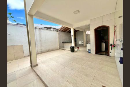 Casa à venda com 392m², 4 quartos e 2 vagas