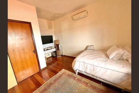 Casa à venda com 392m², 4 quartos e 2 vagas