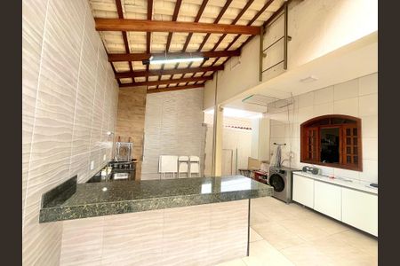 Casa à venda com 392m², 4 quartos e 2 vagas