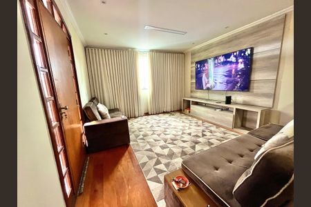 Casa à venda com 392m², 4 quartos e 2 vagas