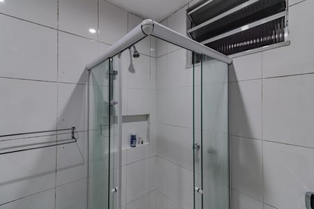 Apartamento à venda com 215m², 4 quartos e 1 vaga Apartamento à venda com 215m², 4 quartos e 1 vagaBanheiro do Quarto 4