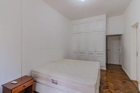 Apartamento à venda com 215m², 4 quartos e 1 vaga Apartamento à venda com 215m², 4 quartos e 1 vagaQuarto 4