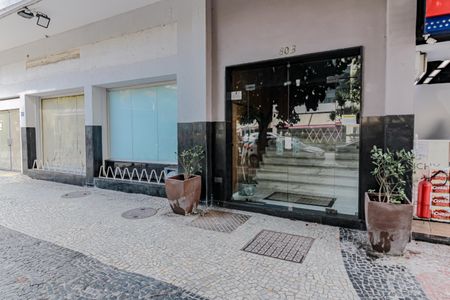 Apartamento à venda com 215m², 4 quartos e 1 vaga Apartamento à venda com 215m², 4 quartos e 1 vagaFachada