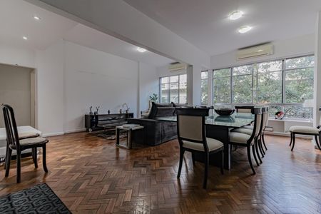 Apartamento à venda com 215m², 4 quartos e 1 vaga Apartamento à venda com 215m², 4 quartos e 1 vagaSala