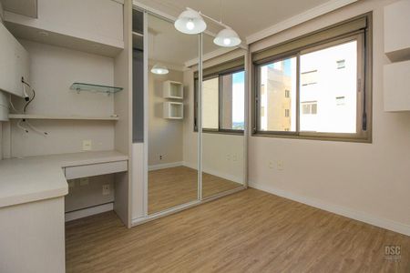 Apartamento à venda com 126m², 3 quartos e 2 vagasSuíte 2