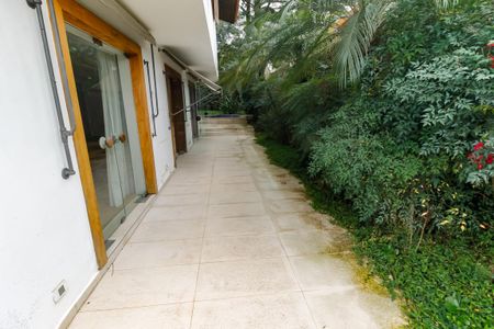 Casa para alugar com 370m², 4 quartos e 2 vagasQuintal