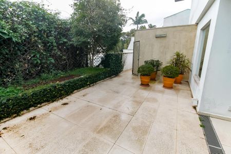 Casa para alugar com 370m², 4 quartos e 2 vagasQuintal