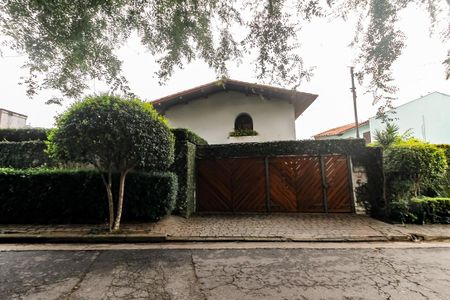 Casa para alugar com 370m², 4 quartos e 2 vagasFachada