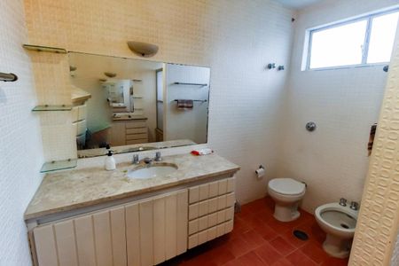 Casa para alugar com 370m², 4 quartos e 2 vagasBanheiro da Suíte 1