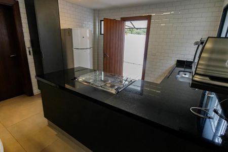 Casa para alugar com 370m², 4 quartos e 2 vagasCozinha