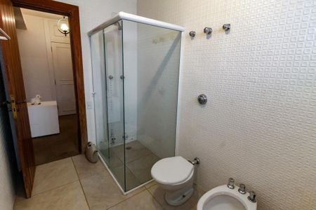 Casa para alugar com 370m², 4 quartos e 2 vagasBanheiro Social