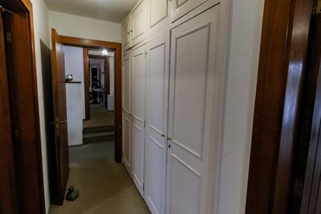 Casa para alugar com 370m², 4 quartos e 2 vagasCloset da suíte 1